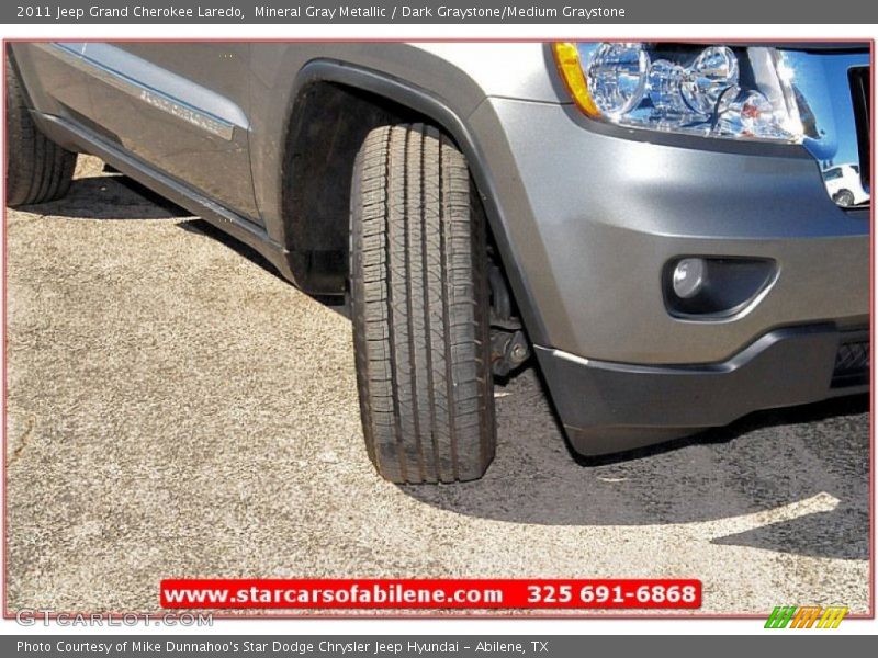 Mineral Gray Metallic / Dark Graystone/Medium Graystone 2011 Jeep Grand Cherokee Laredo