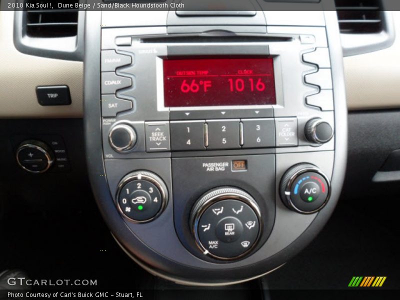 Dune Beige / Sand/Black Houndstooth Cloth 2010 Kia Soul !