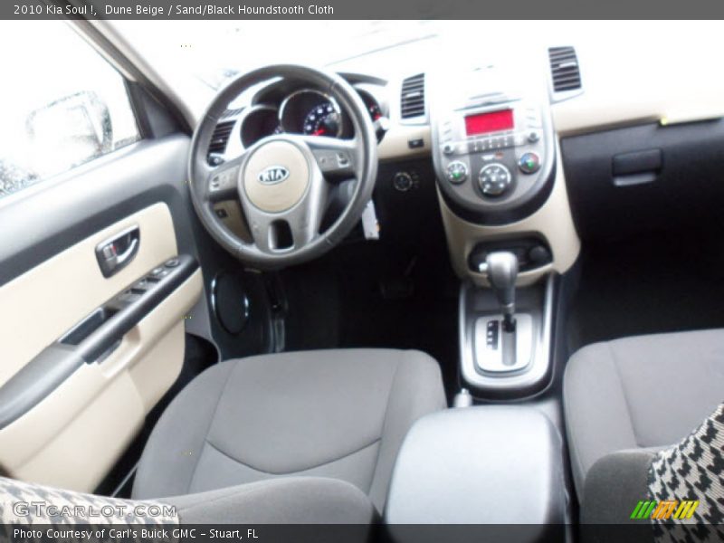 Dune Beige / Sand/Black Houndstooth Cloth 2010 Kia Soul !