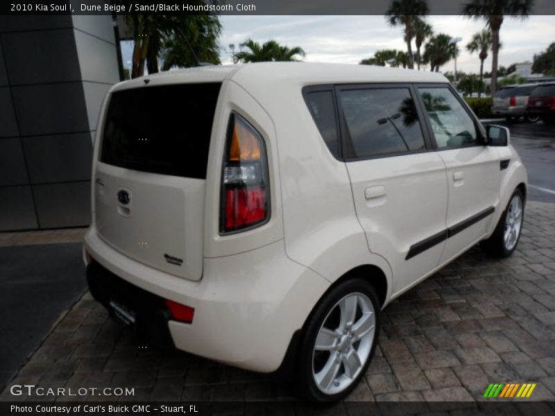 Dune Beige / Sand/Black Houndstooth Cloth 2010 Kia Soul !
