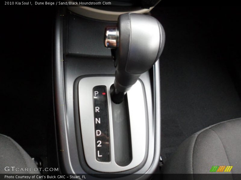 Dune Beige / Sand/Black Houndstooth Cloth 2010 Kia Soul !