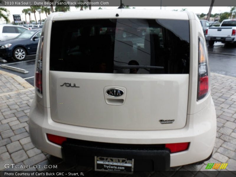 Dune Beige / Sand/Black Houndstooth Cloth 2010 Kia Soul !