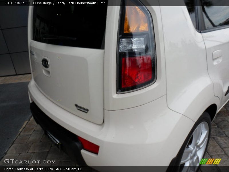 Dune Beige / Sand/Black Houndstooth Cloth 2010 Kia Soul !
