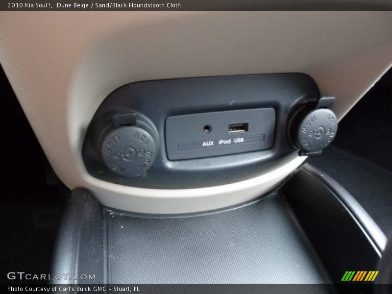 Dune Beige / Sand/Black Houndstooth Cloth 2010 Kia Soul !