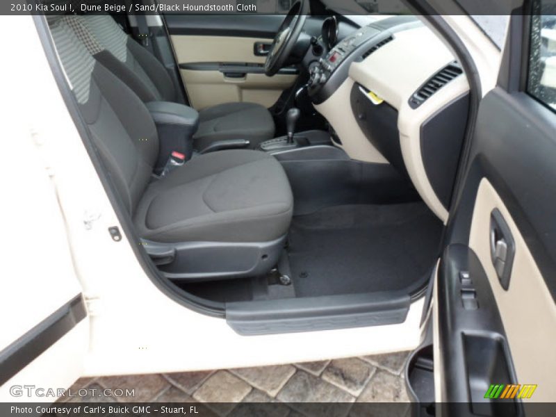 Dune Beige / Sand/Black Houndstooth Cloth 2010 Kia Soul !