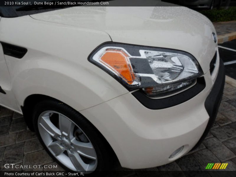 Dune Beige / Sand/Black Houndstooth Cloth 2010 Kia Soul !