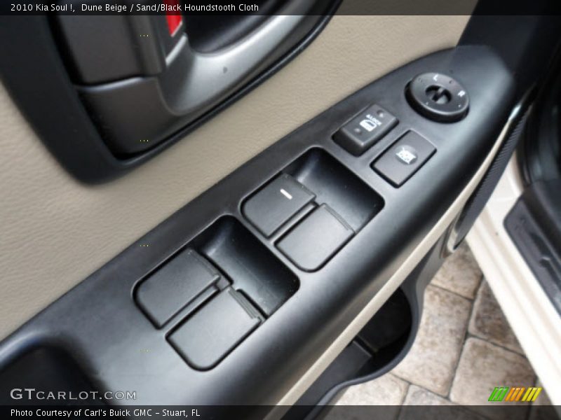 Dune Beige / Sand/Black Houndstooth Cloth 2010 Kia Soul !