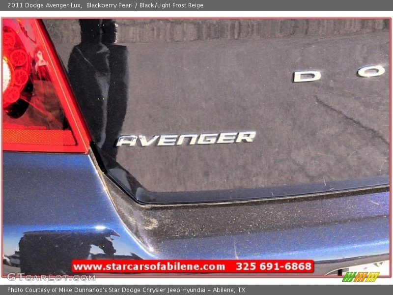 Blackberry Pearl / Black/Light Frost Beige 2011 Dodge Avenger Lux