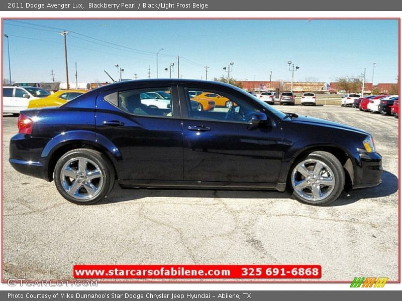 Blackberry Pearl / Black/Light Frost Beige 2011 Dodge Avenger Lux