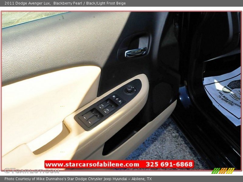 Blackberry Pearl / Black/Light Frost Beige 2011 Dodge Avenger Lux