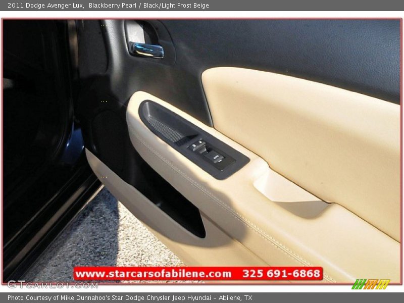 Blackberry Pearl / Black/Light Frost Beige 2011 Dodge Avenger Lux
