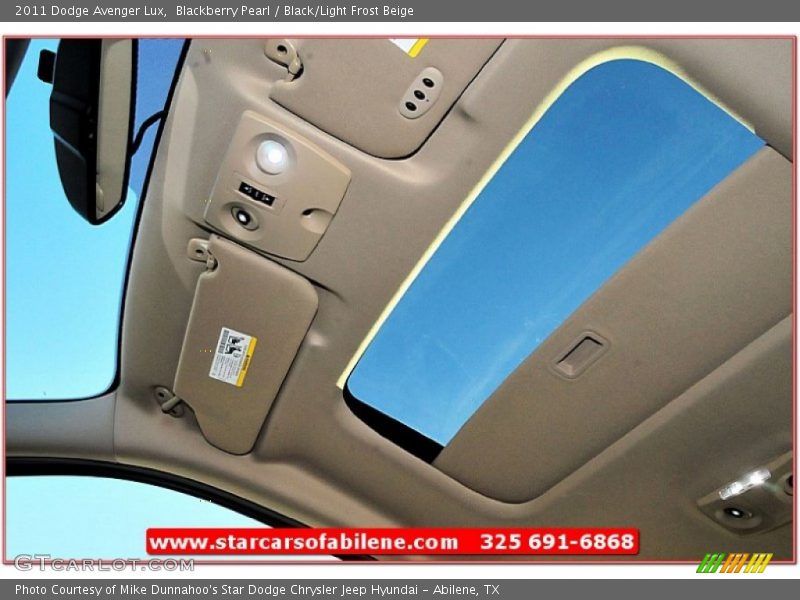 Blackberry Pearl / Black/Light Frost Beige 2011 Dodge Avenger Lux