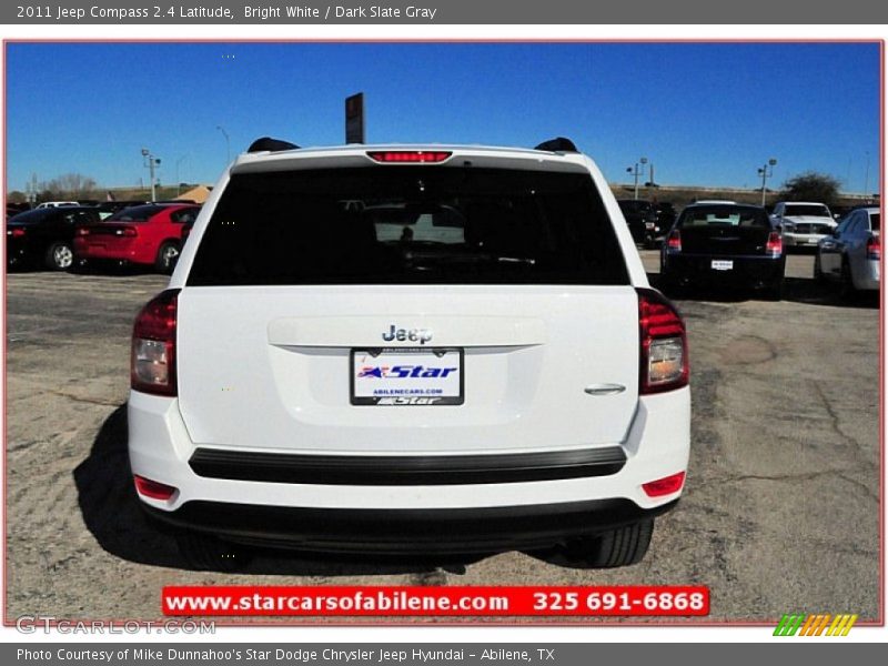 Bright White / Dark Slate Gray 2011 Jeep Compass 2.4 Latitude