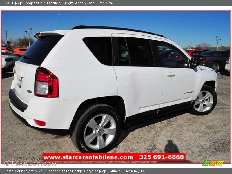 Bright White / Dark Slate Gray 2011 Jeep Compass 2.4 Latitude