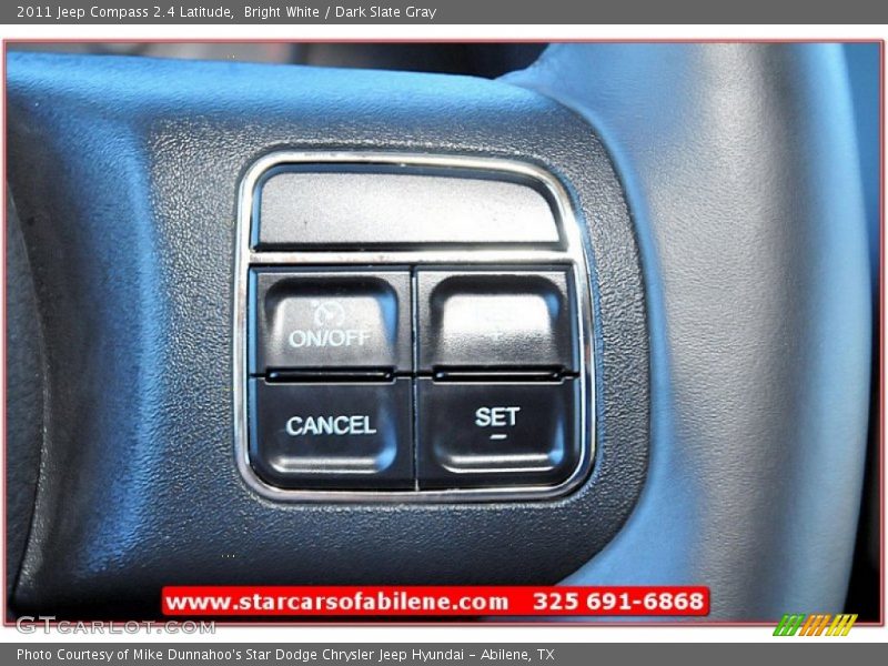 Bright White / Dark Slate Gray 2011 Jeep Compass 2.4 Latitude
