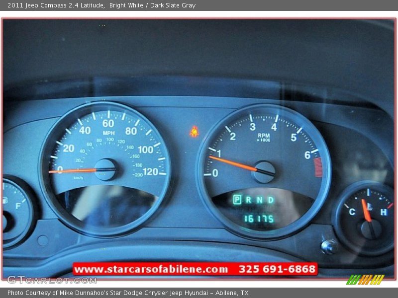 Bright White / Dark Slate Gray 2011 Jeep Compass 2.4 Latitude