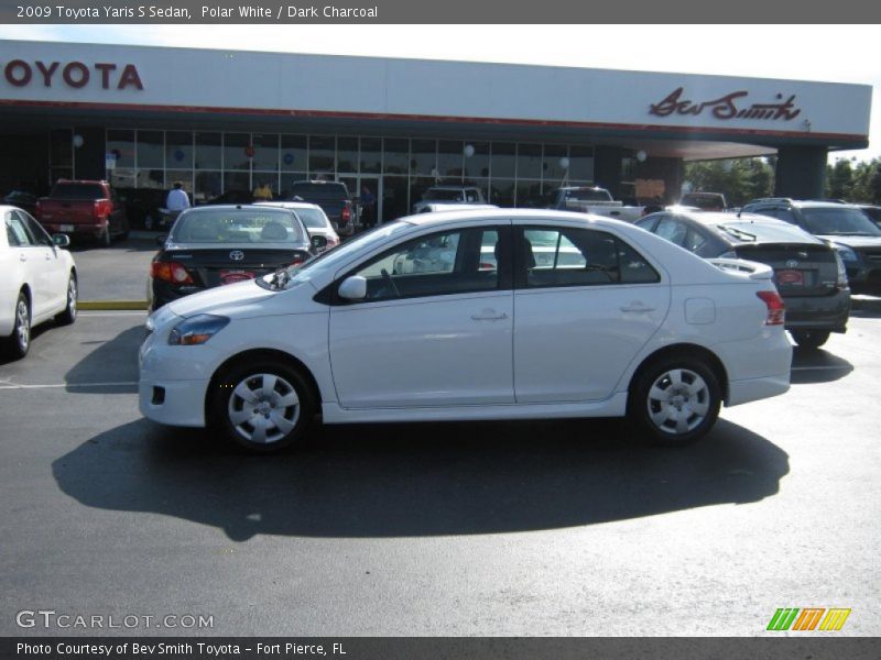 Polar White / Dark Charcoal 2009 Toyota Yaris S Sedan