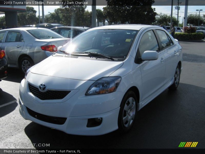 Polar White / Dark Charcoal 2009 Toyota Yaris S Sedan