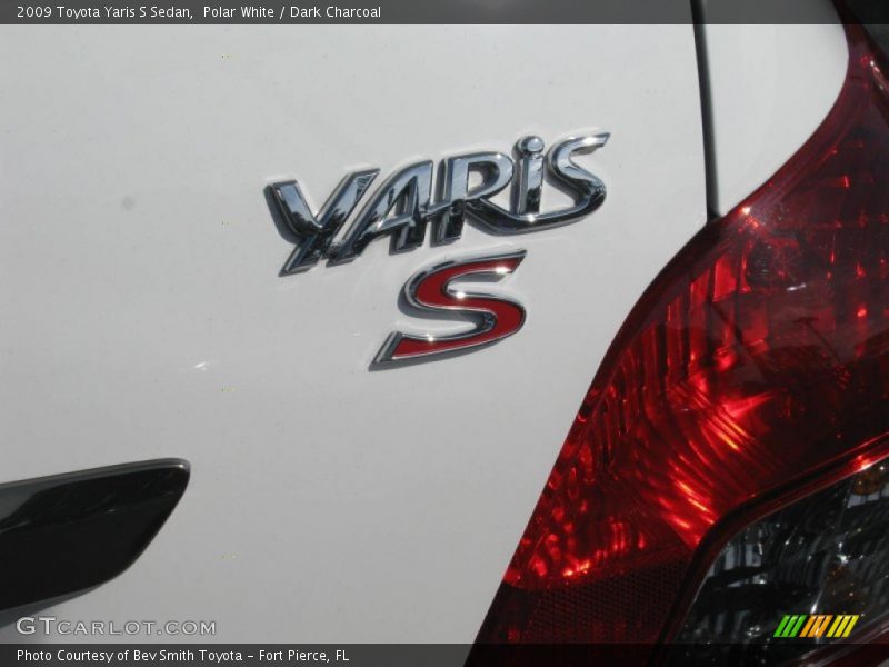 Polar White / Dark Charcoal 2009 Toyota Yaris S Sedan