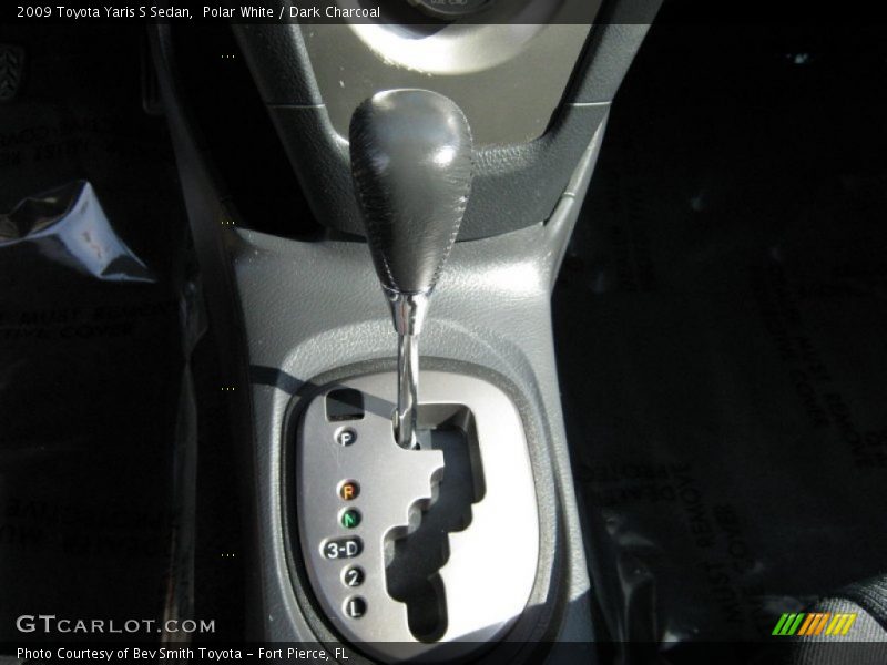 Polar White / Dark Charcoal 2009 Toyota Yaris S Sedan