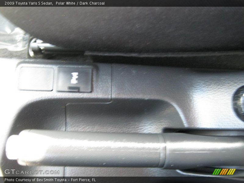 Polar White / Dark Charcoal 2009 Toyota Yaris S Sedan