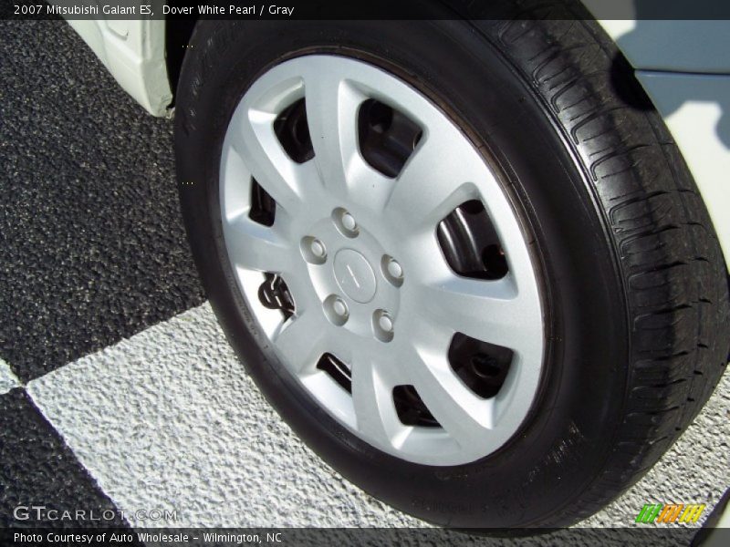 Dover White Pearl / Gray 2007 Mitsubishi Galant ES