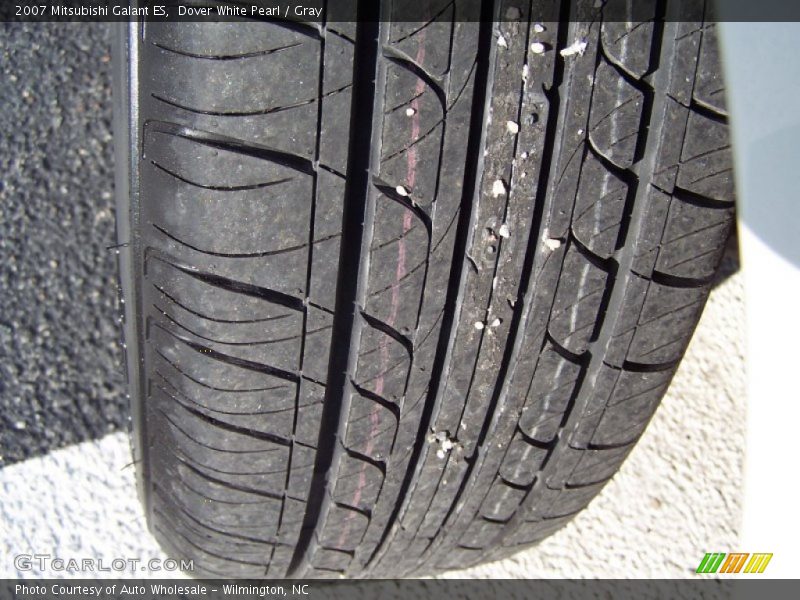 Dover White Pearl / Gray 2007 Mitsubishi Galant ES