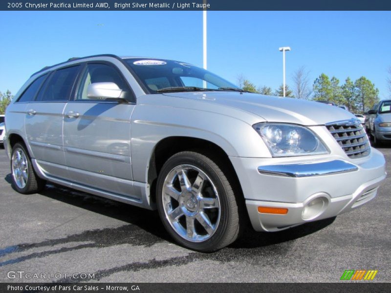 Front 3/4 View of 2005 Pacifica Limited AWD