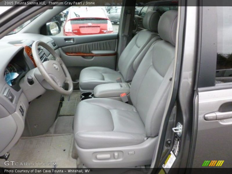 Front Seat of 2005 Sienna XLE