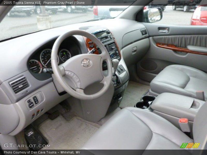  2005 Sienna XLE Stone Interior