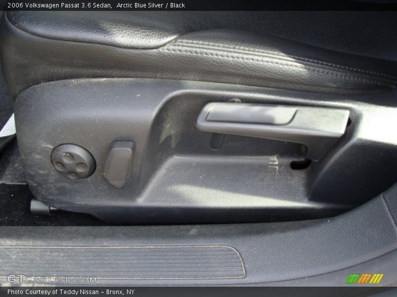 Arctic Blue Silver / Black 2006 Volkswagen Passat 3.6 Sedan