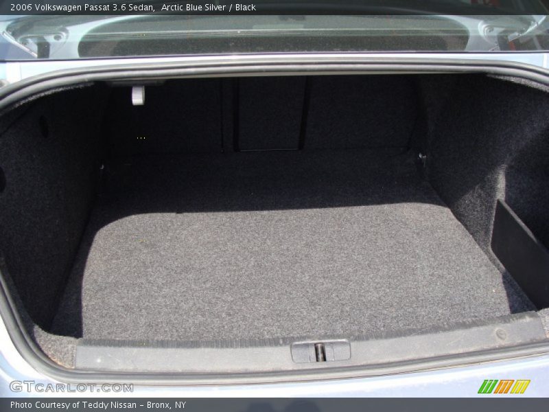 Arctic Blue Silver / Black 2006 Volkswagen Passat 3.6 Sedan