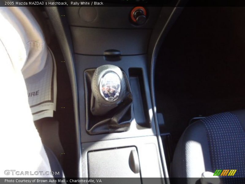 Rally White / Black 2005 Mazda MAZDA3 s Hatchback