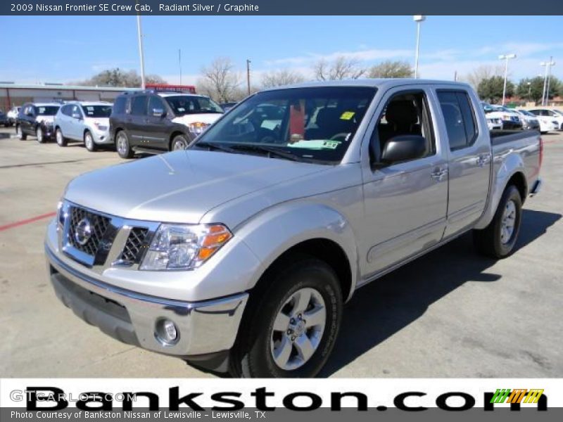 Radiant Silver / Graphite 2009 Nissan Frontier SE Crew Cab