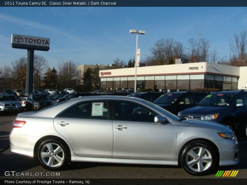 Classic Silver Metallic / Dark Charcoal 2011 Toyota Camry SE