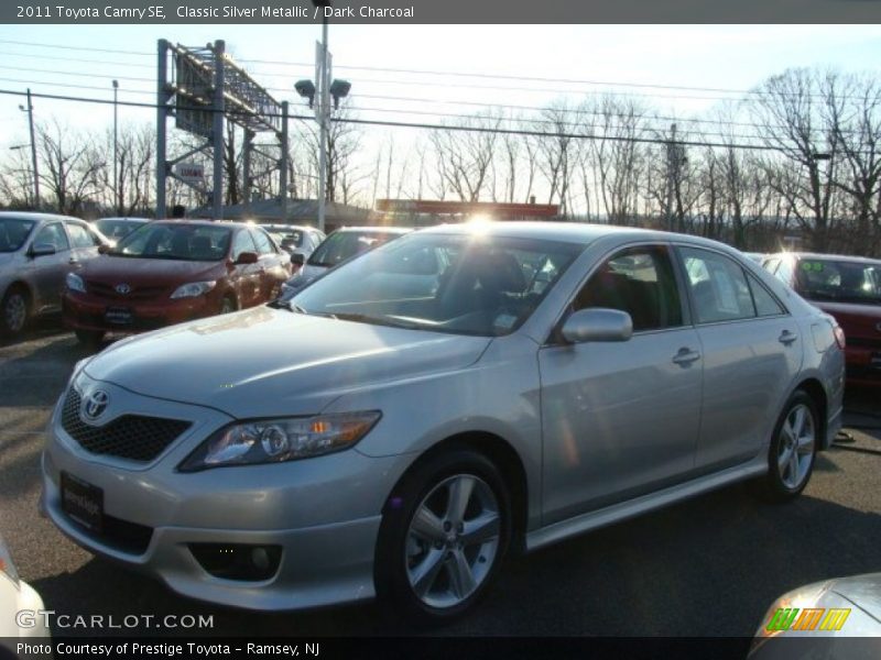 Classic Silver Metallic / Dark Charcoal 2011 Toyota Camry SE