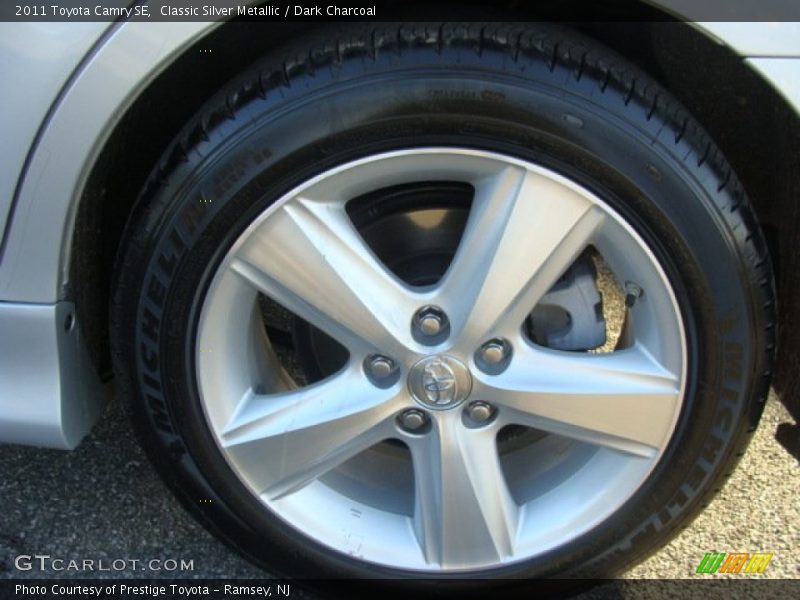 Classic Silver Metallic / Dark Charcoal 2011 Toyota Camry SE