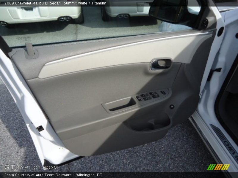 Summit White / Titanium 2009 Chevrolet Malibu LT Sedan