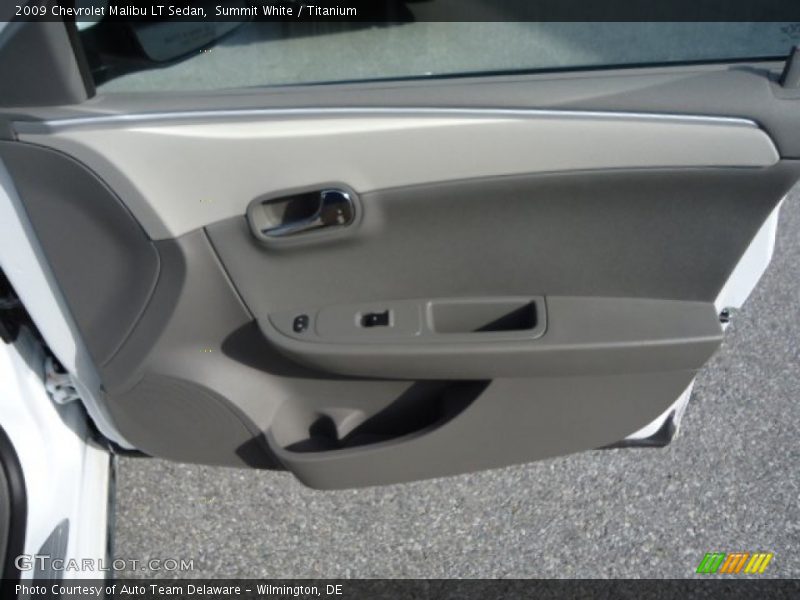 Summit White / Titanium 2009 Chevrolet Malibu LT Sedan