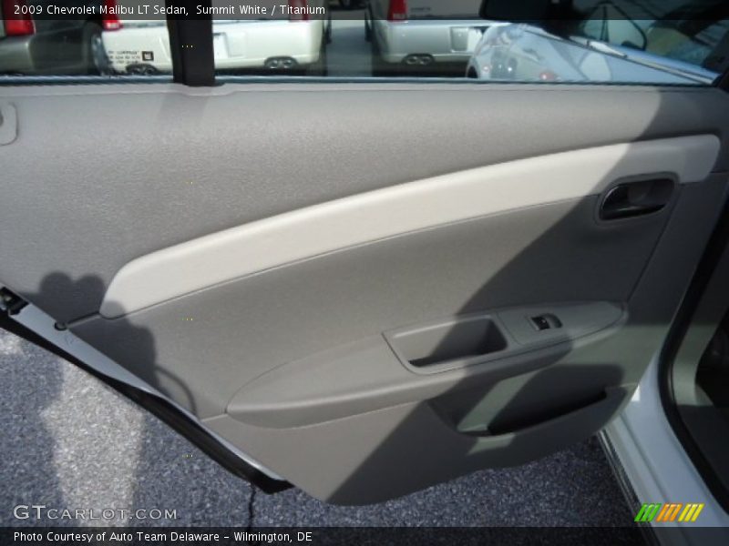Summit White / Titanium 2009 Chevrolet Malibu LT Sedan