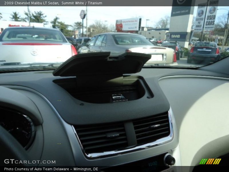 Summit White / Titanium 2009 Chevrolet Malibu LT Sedan
