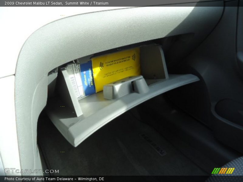 Summit White / Titanium 2009 Chevrolet Malibu LT Sedan