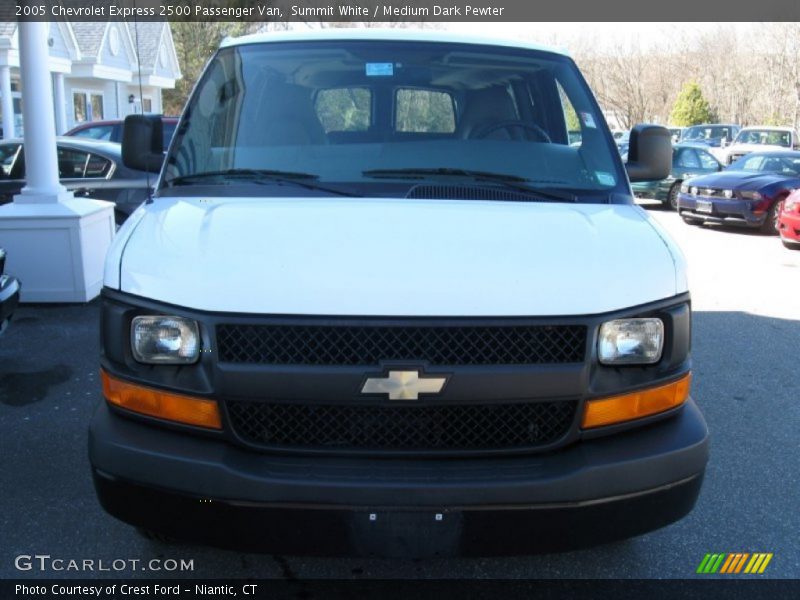 Summit White / Medium Dark Pewter 2005 Chevrolet Express 2500 Passenger Van