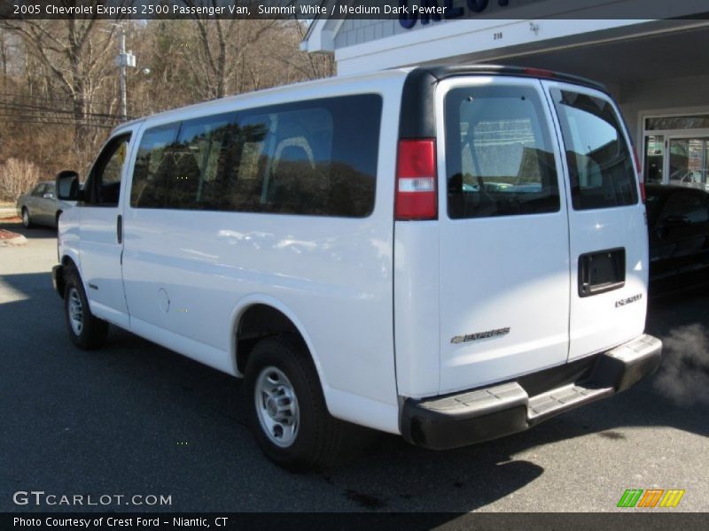 Summit White / Medium Dark Pewter 2005 Chevrolet Express 2500 Passenger Van