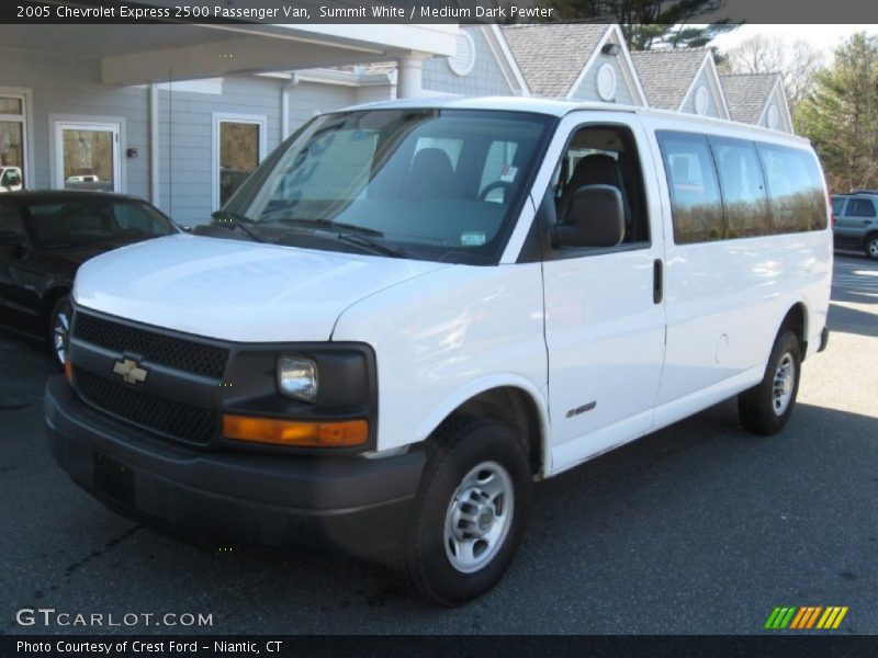 Summit White / Medium Dark Pewter 2005 Chevrolet Express 2500 Passenger Van