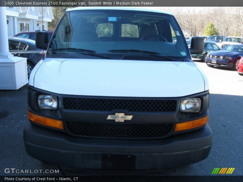 Summit White / Medium Dark Pewter 2005 Chevrolet Express 2500 Passenger Van