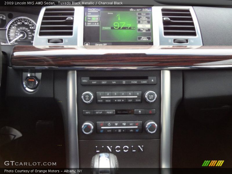Tuxedo Black Metallic / Charcoal Black 2009 Lincoln MKS AWD Sedan
