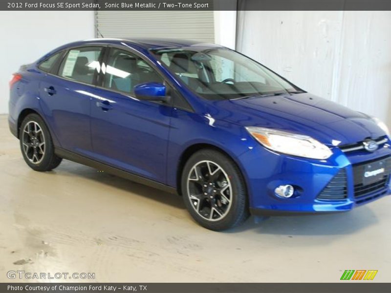 Sonic Blue Metallic / Two-Tone Sport 2012 Ford Focus SE Sport Sedan