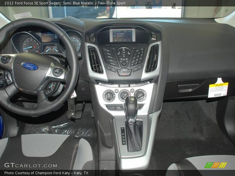 Sonic Blue Metallic / Two-Tone Sport 2012 Ford Focus SE Sport Sedan