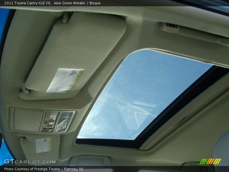 Aloe Green Metallic / Bisque 2011 Toyota Camry XLE V6